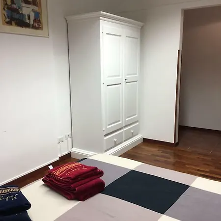 Family & Friends In Apartment *